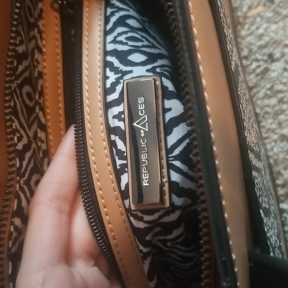 EUC Republic of Aces Black and Tan Hand Bag - Picture 5 of 7